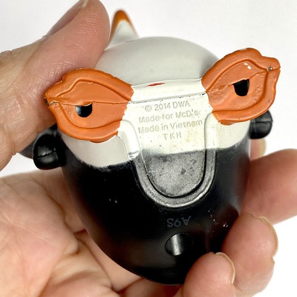 2014 Penguins of Madagascar PRIVATE PENGUIN # 6 McDonalds Happy Meal Toy - Picture 8 of 11